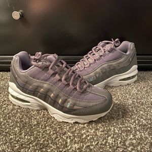 **GREAT CONDITION** Nike Air Max 95 LX size 6.5 Wmns